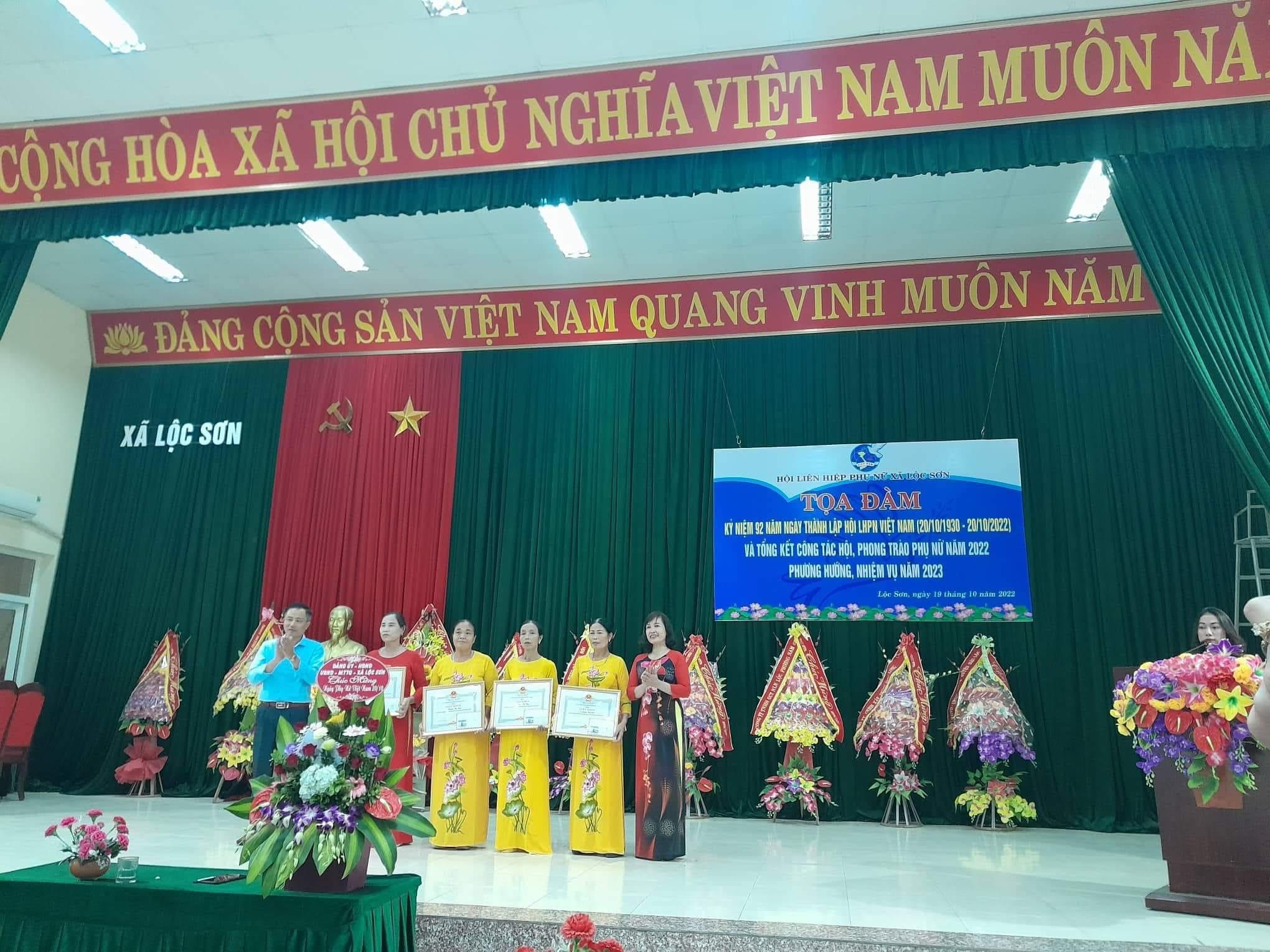 Hội LHPN xã Lộc Sơn tổ chức tọa đàm, giao lưu Văn nghệ Chào mừng kỷ niệm 92 năm ngày thành lập Hội LHPN Việt Nam (20/10/1930-20/10/2022).