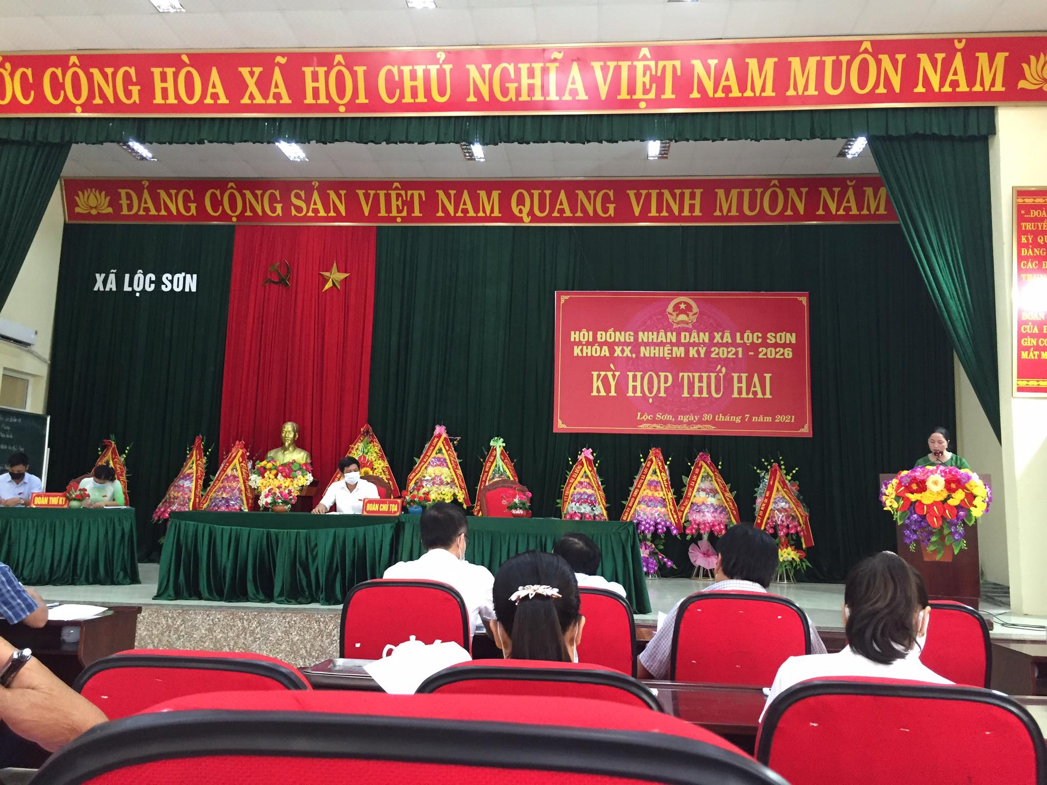 Kỳ họp thứ 2 Hội đồng nhân dân xã Lộc Sơn khóa XX, nhiệm kỳ 2021 - 2026